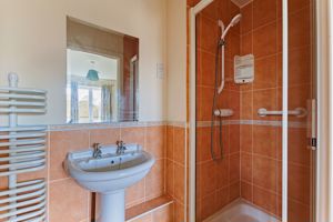 En-suite- click for photo gallery